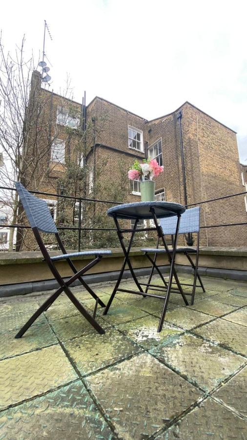 3 Notting Hill, Portobello Road-amazing Location! Leilighet London