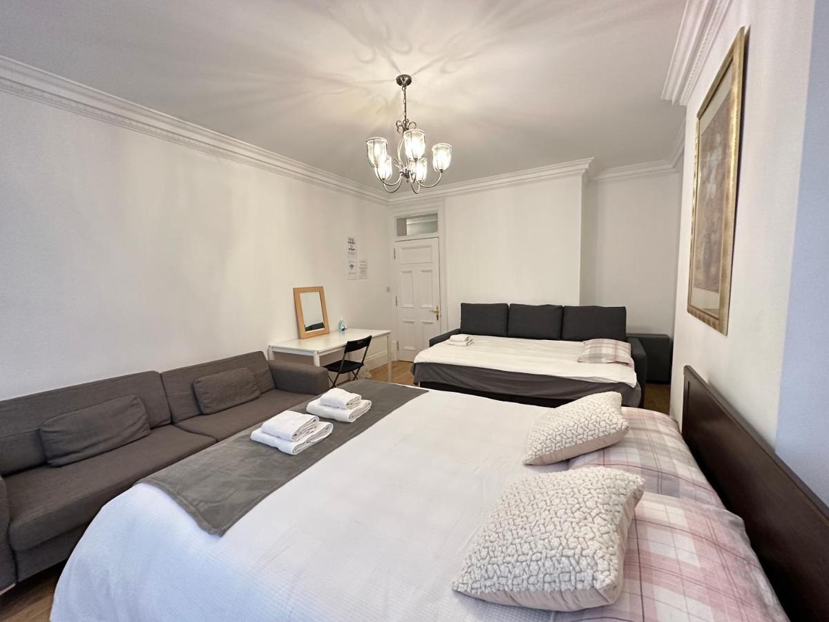 Homestay Double In Paddington ,london, 1 Step To Station, Private #room Name Is London# *