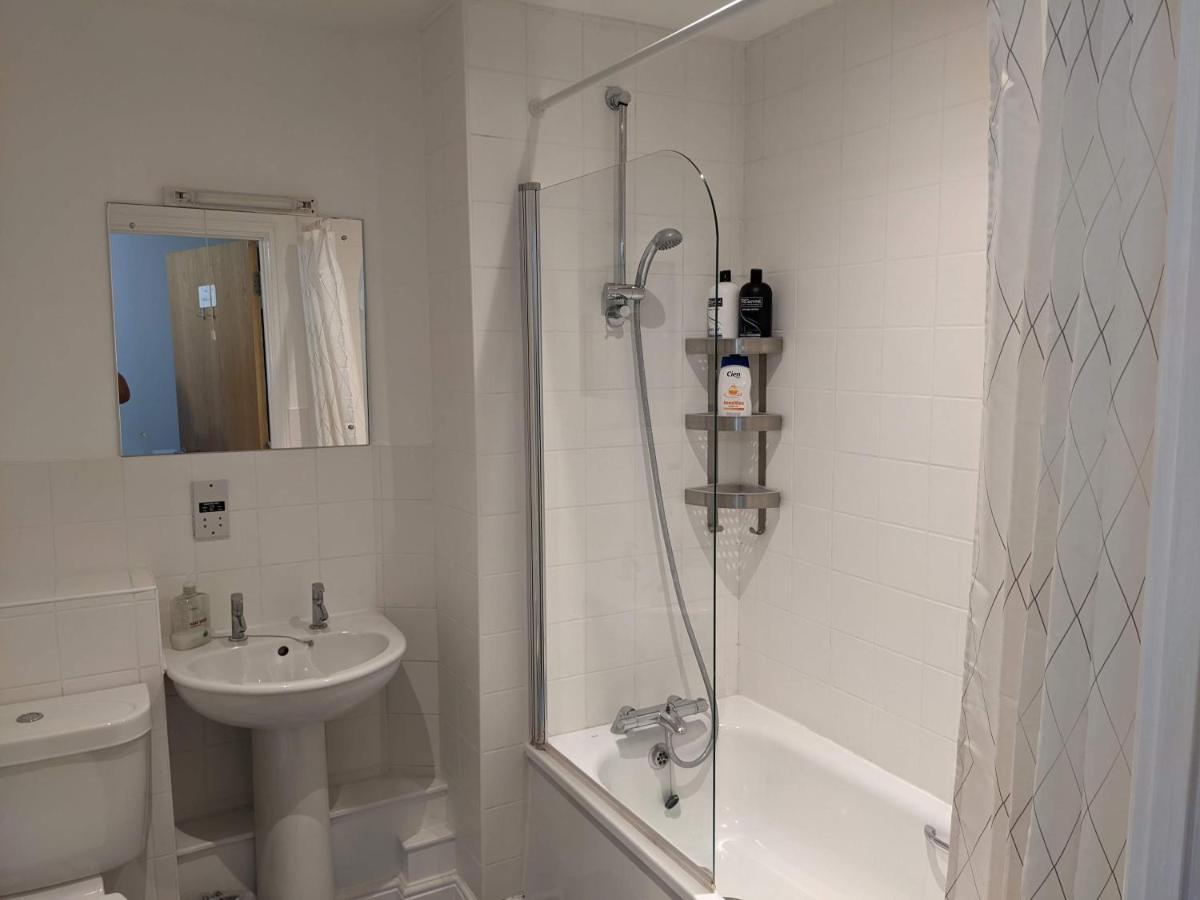 Travelstop #london-ealing London