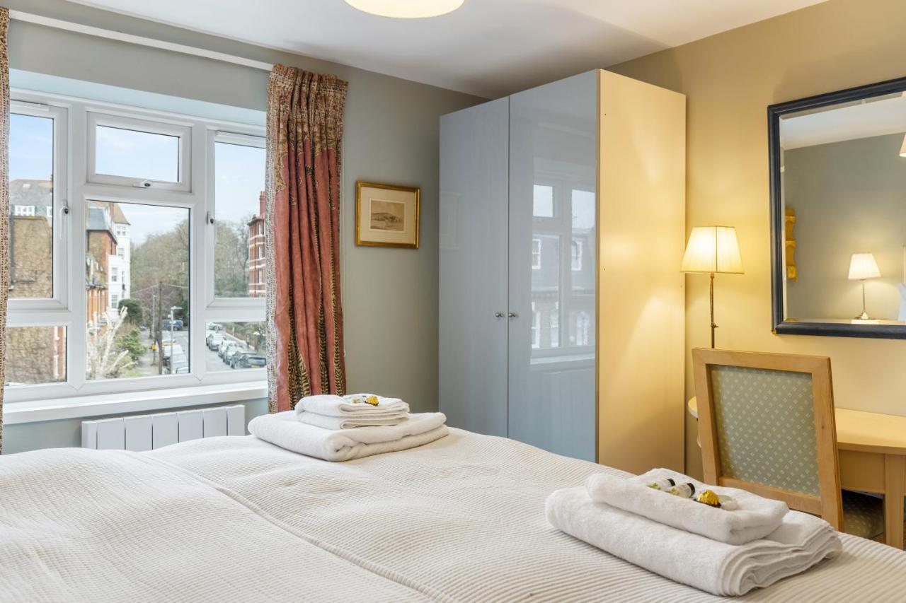 Leilighet Bright & Cosy Gem ~ Battersea Park View ~ King Bed