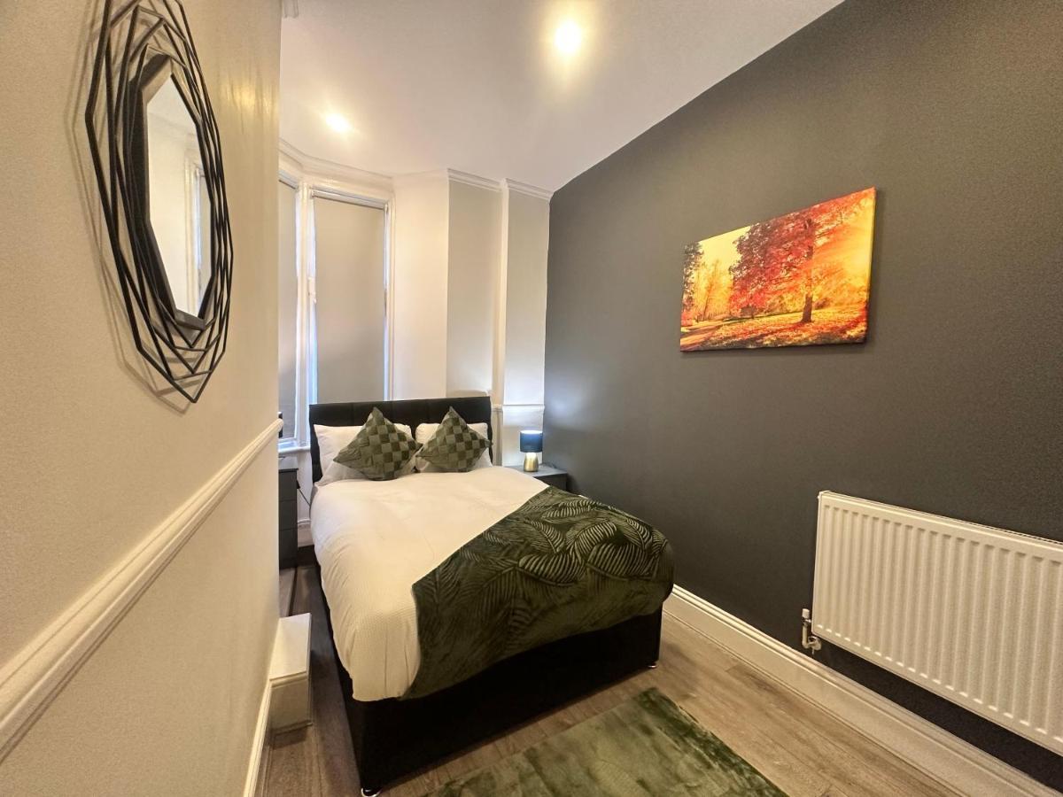 Kensington High Street Apartment London