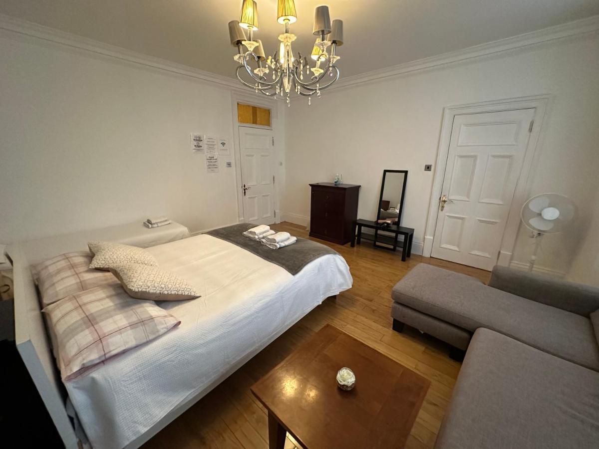 En & Private Bathroom, In Marylebone, Paddington #room Name Is Paris# Habitación en casa particular Londres
