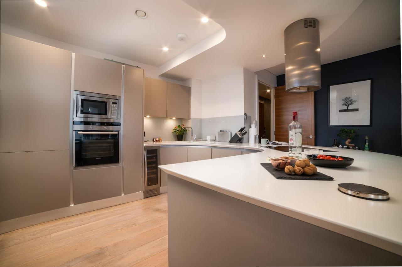 Stunning Modern Close To Hyde Park By Underthedoormat *