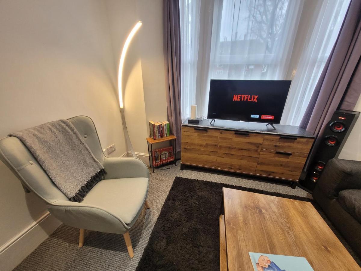 Feriehus Spacious 2 Bedroom House In With Garden London