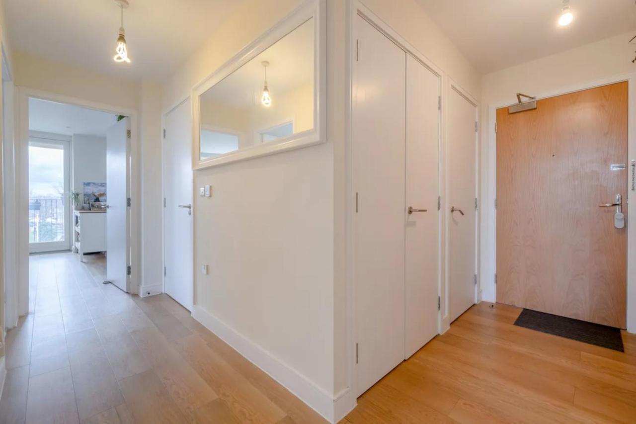 Modern 2 Bedroom Flat In Elephant And Castle *
