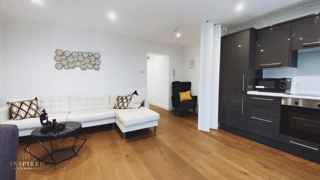 Brooklands Nw6 Apartment *