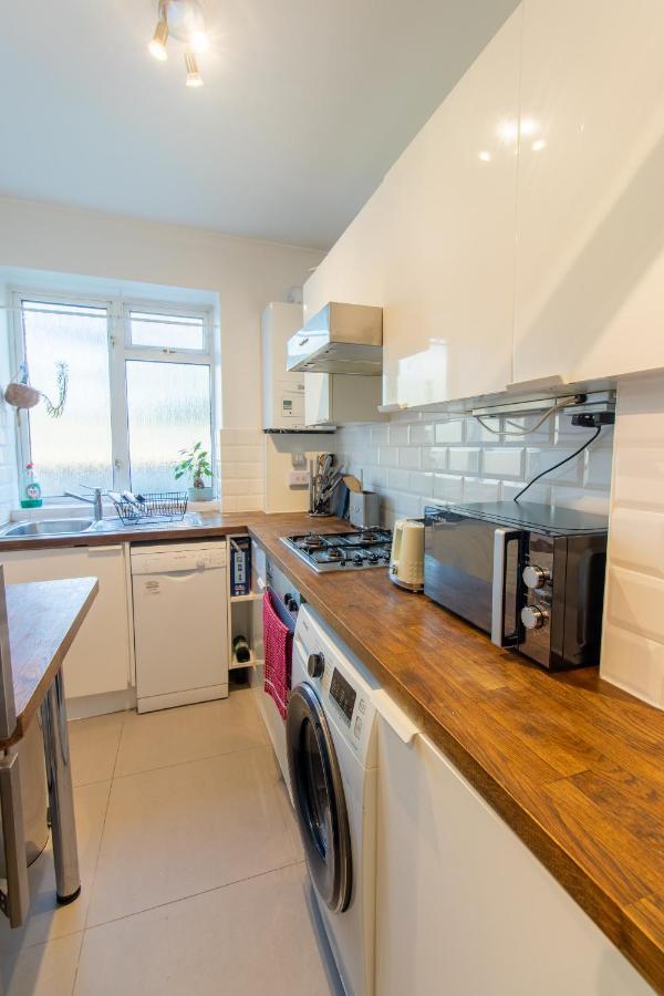 Stylish And Well Equipped Flat In Stockwell Apartment London
