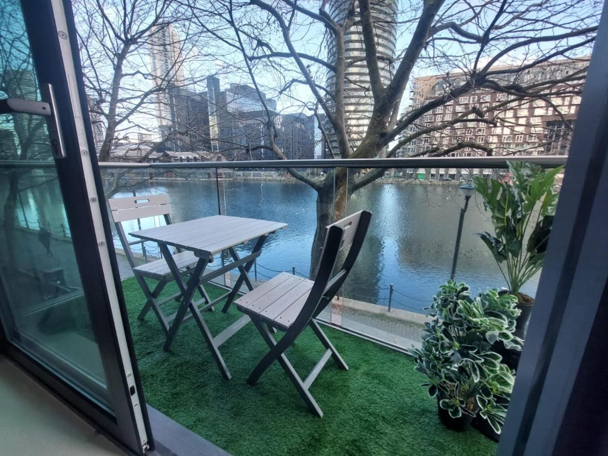 Apartment 2 Bed Waterfront Luxury Apartment, E14 London