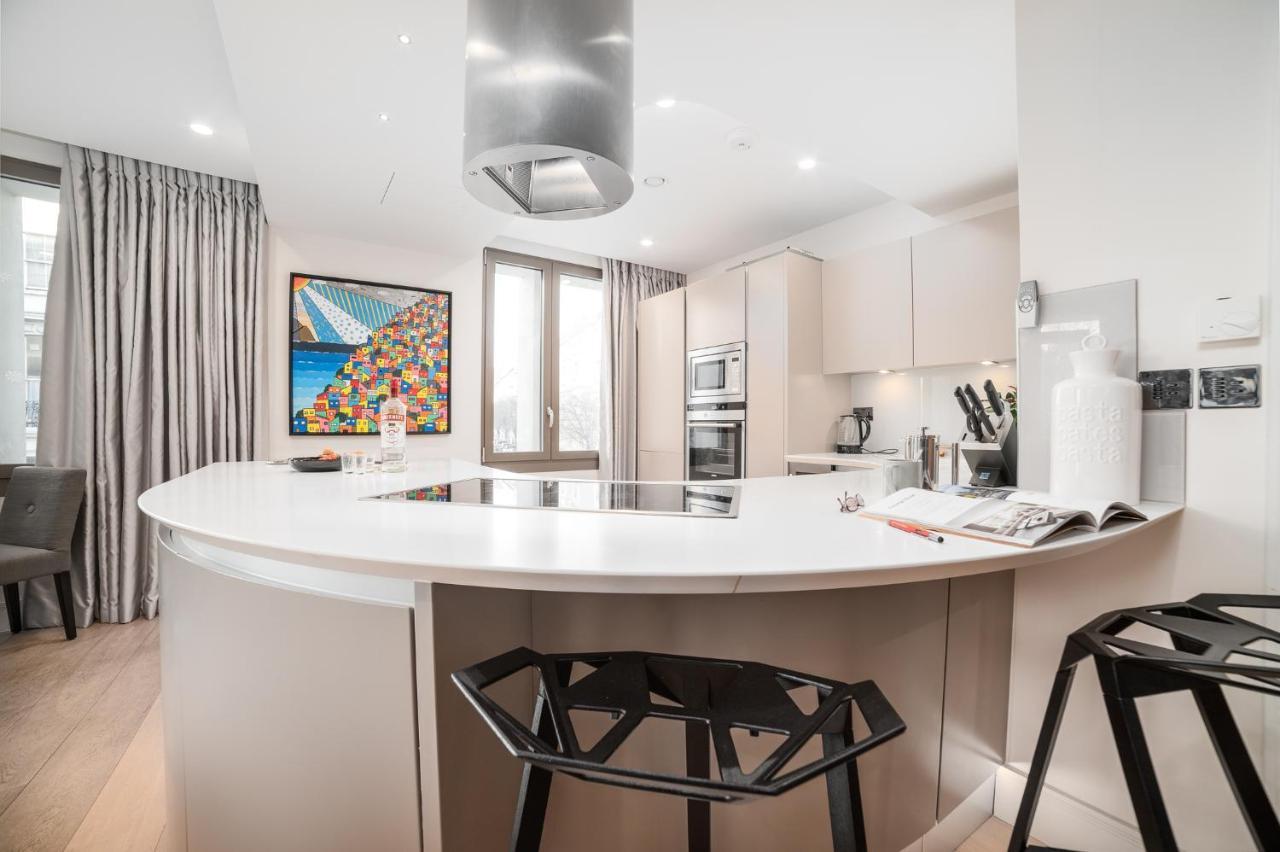 Stunning Modern Close To Hyde Park By Underthedoormat Apartment London