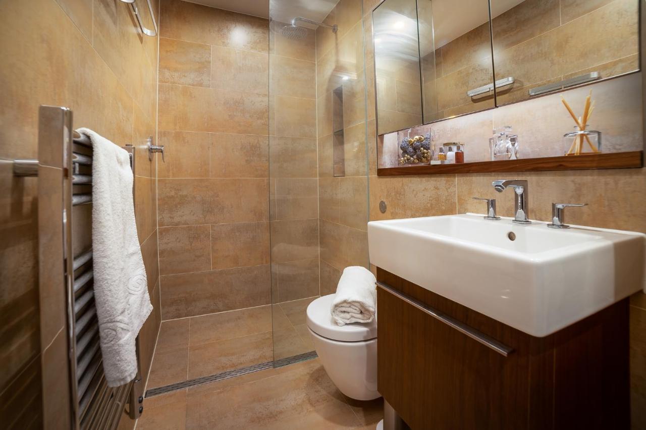 Stunning Modern Close To Hyde Park By Underthedoormat * London