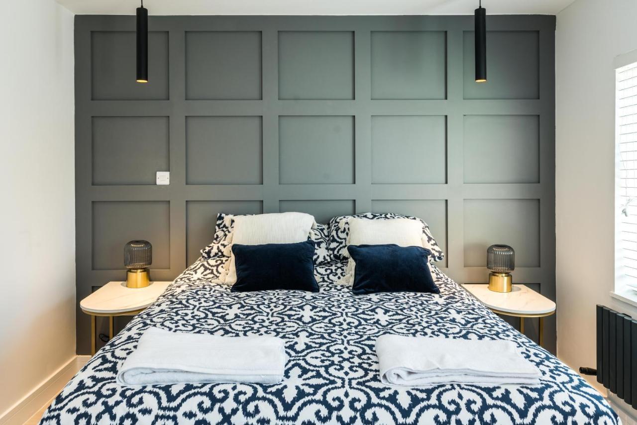 Spacious Modern 2 Bedroom Flat Apartamento