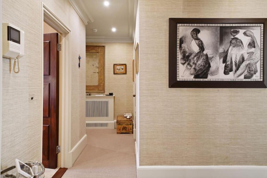 Apartment Three Bedroom Flat In Belgravia London