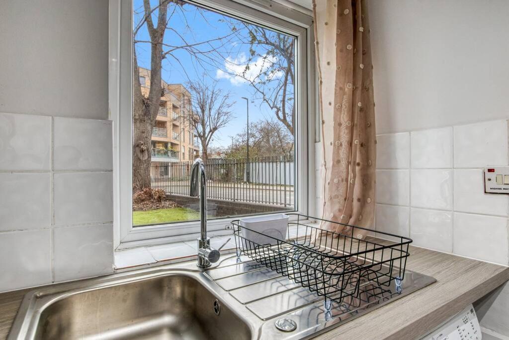 1 Bedroom Flat - Brixton Apartment