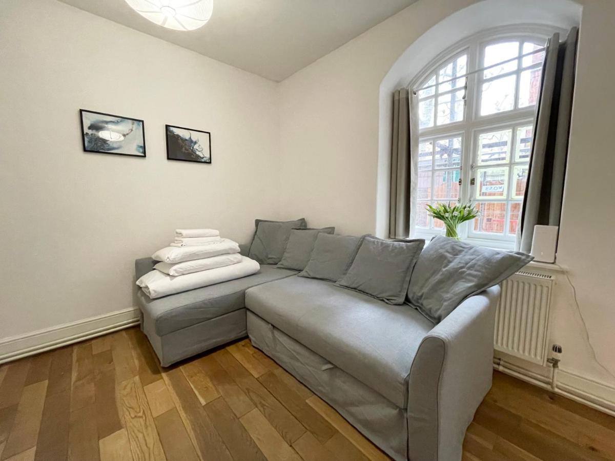 Westminster Near River Thames Apartment London