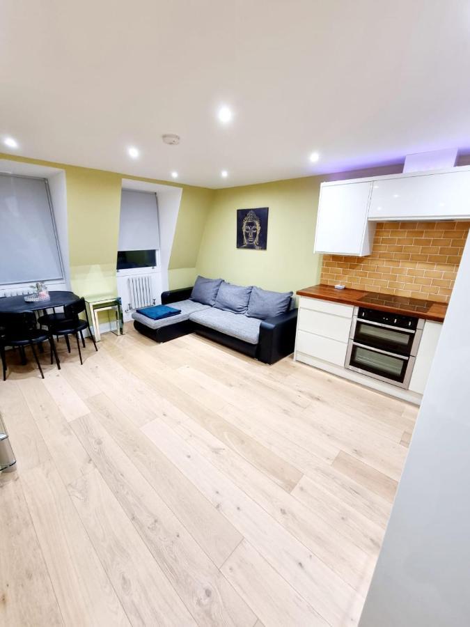 Apartment Stylish With Terrace & Parking *