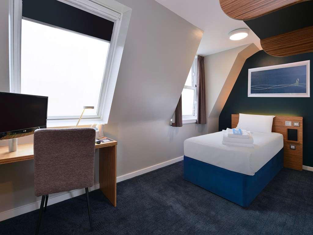 Travelodge Vauxhall Hotel 3*