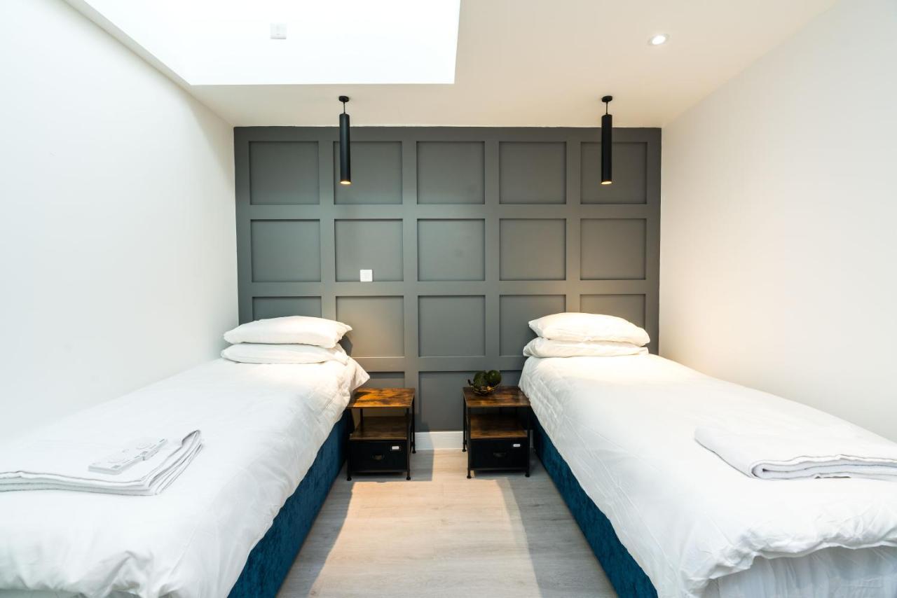 Spacious Modern 2 Bedroom Flat Apartamento
