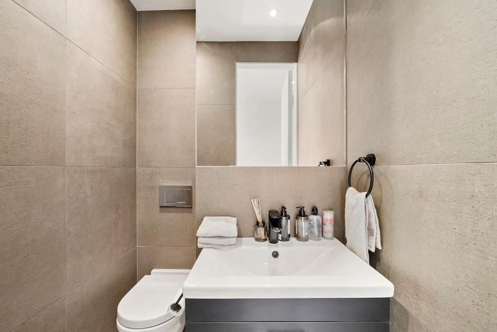 Two Bedroom Flat In Kensington Leilighet
