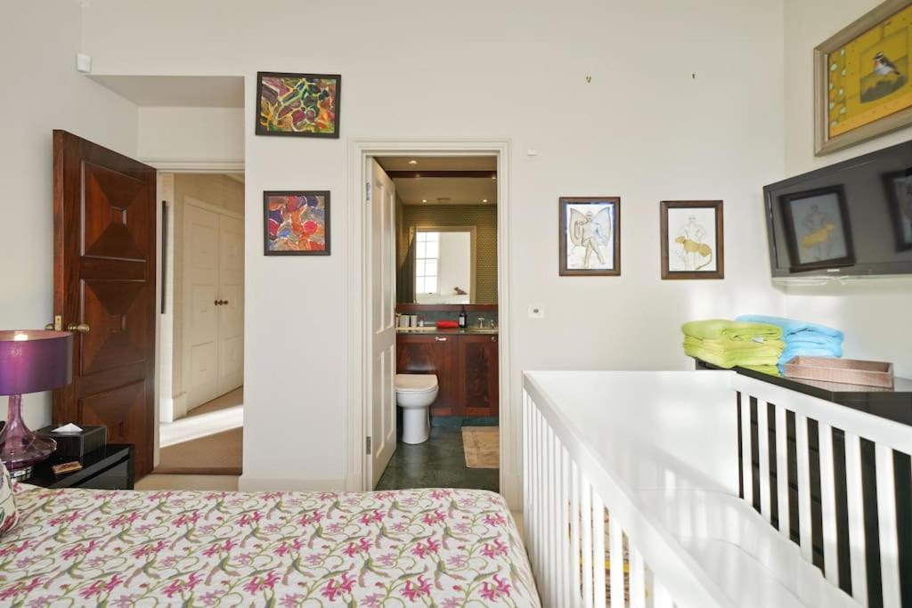 Three Bedroom Flat In Belgravia Apartment London