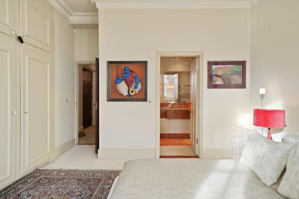 Apartment Three Bedroom Flat In Belgravia *
