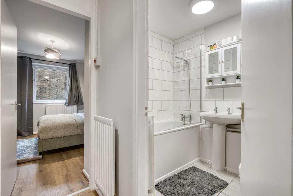 Apartment 1 Bedroom Flat - Brixton *