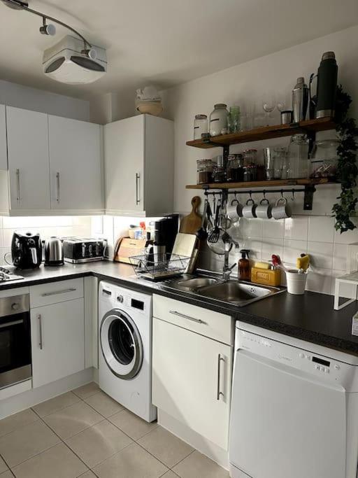 Artist In Islington, Shoreditch, Old St Appartement Londen