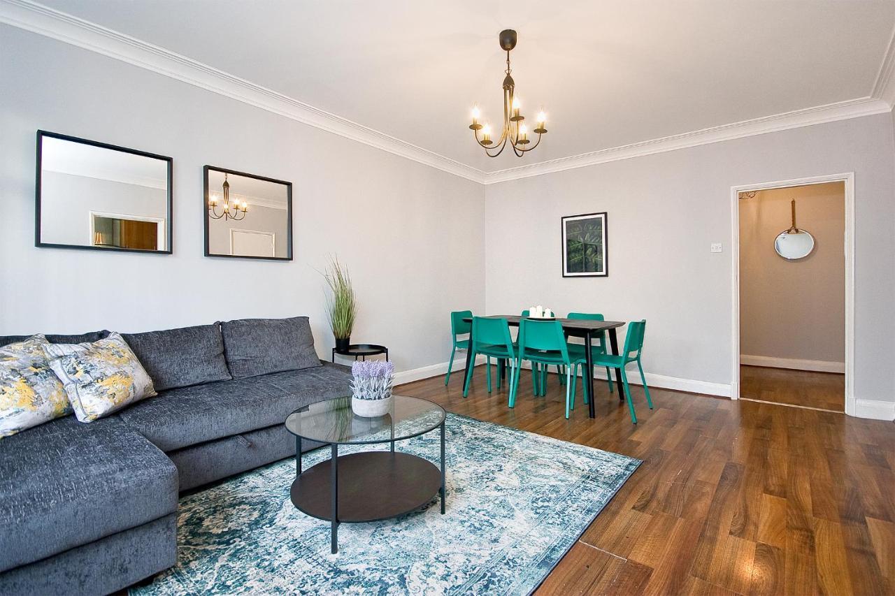 Baker Street Apartment