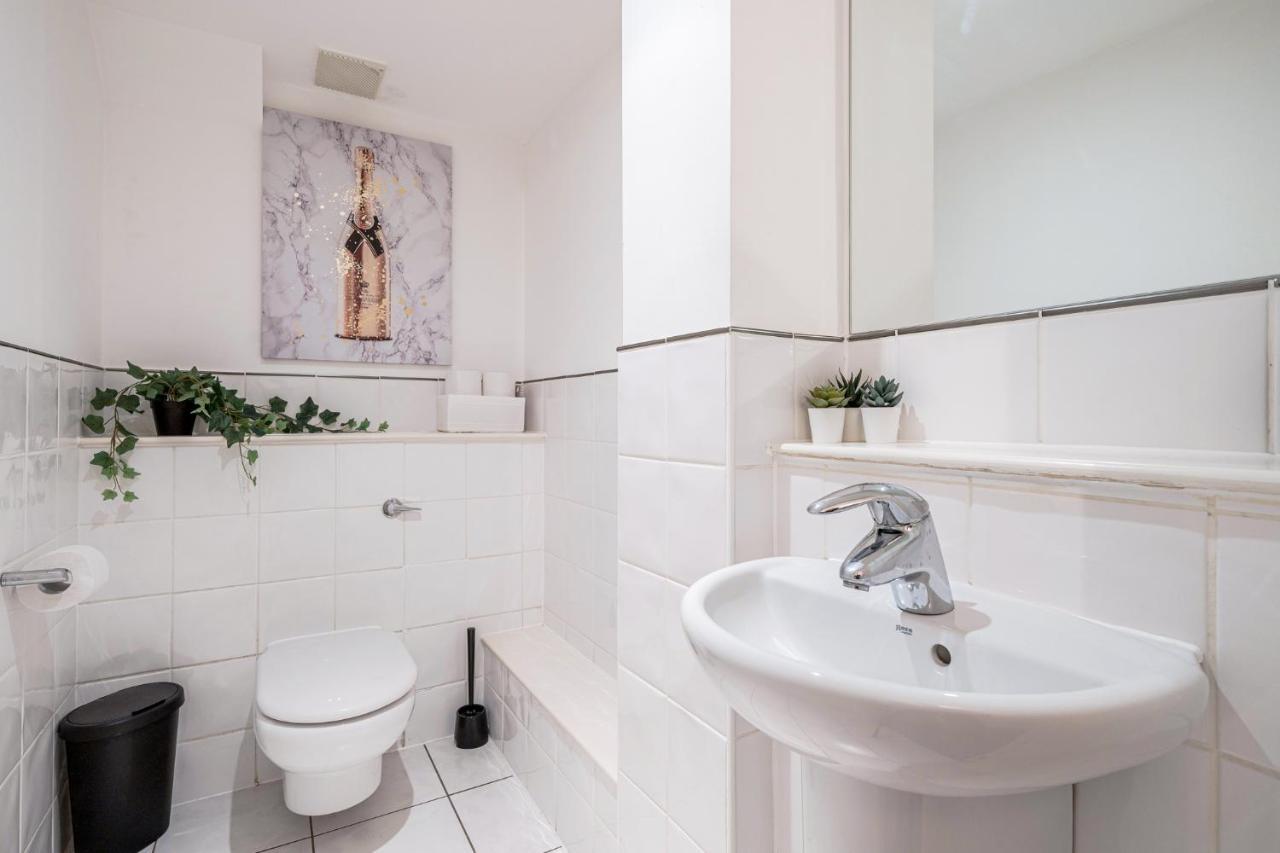 Stunning Loft In The Heart Of Bridge London