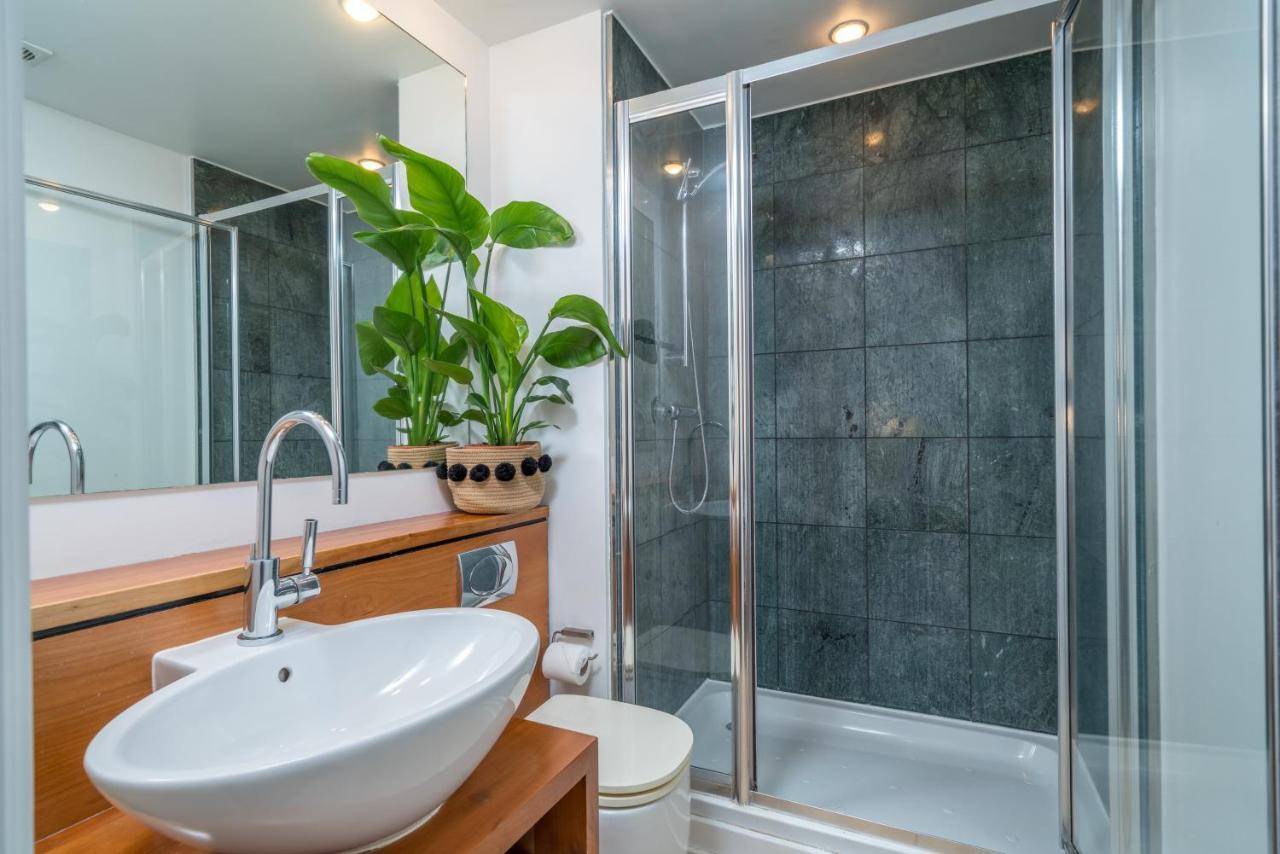 Apartment 2 Bedroom With Park Views Shoreditch *