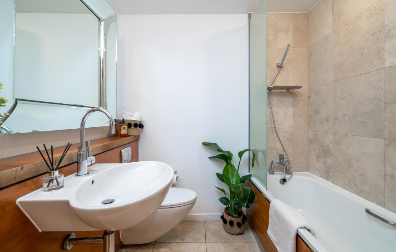 2 Bedroom With Park Views Shoreditch * London