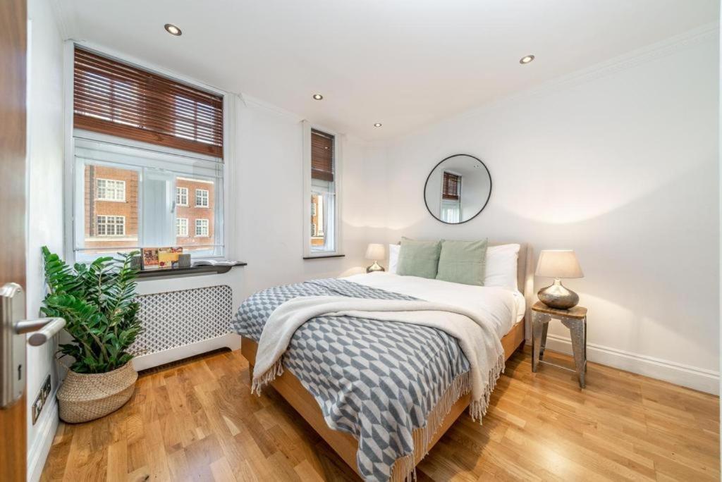 Kensington High Street Flat 2 Bedroom * London