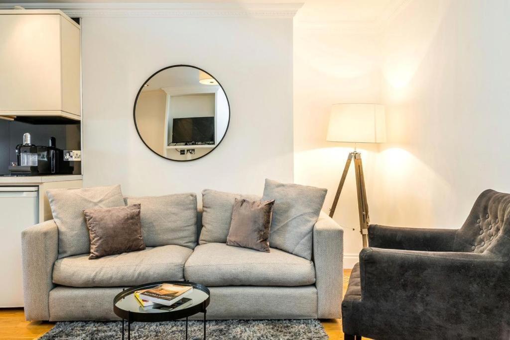 Kensington High Street Flat 2 Bedroom