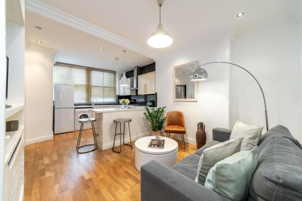 Kensington High Street Flat 2 Bedroom London
