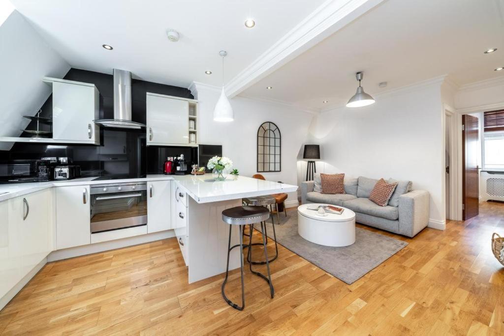 Kensington High Street Flat 2 Bedroom Leilighet