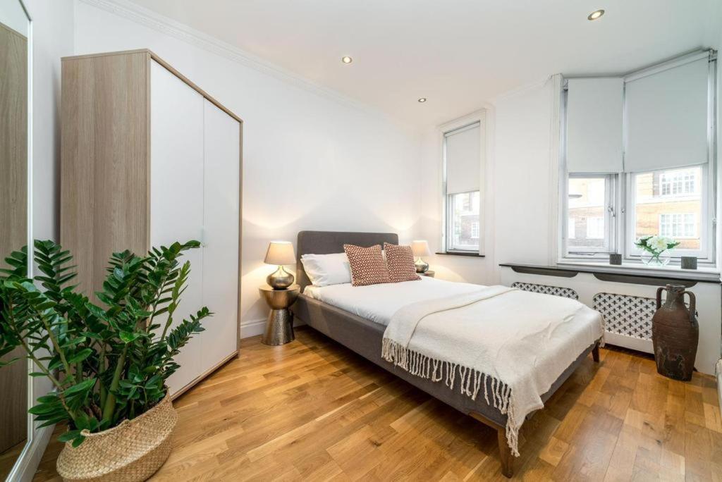 Kensington High Street Flat 2 Bedroom * London