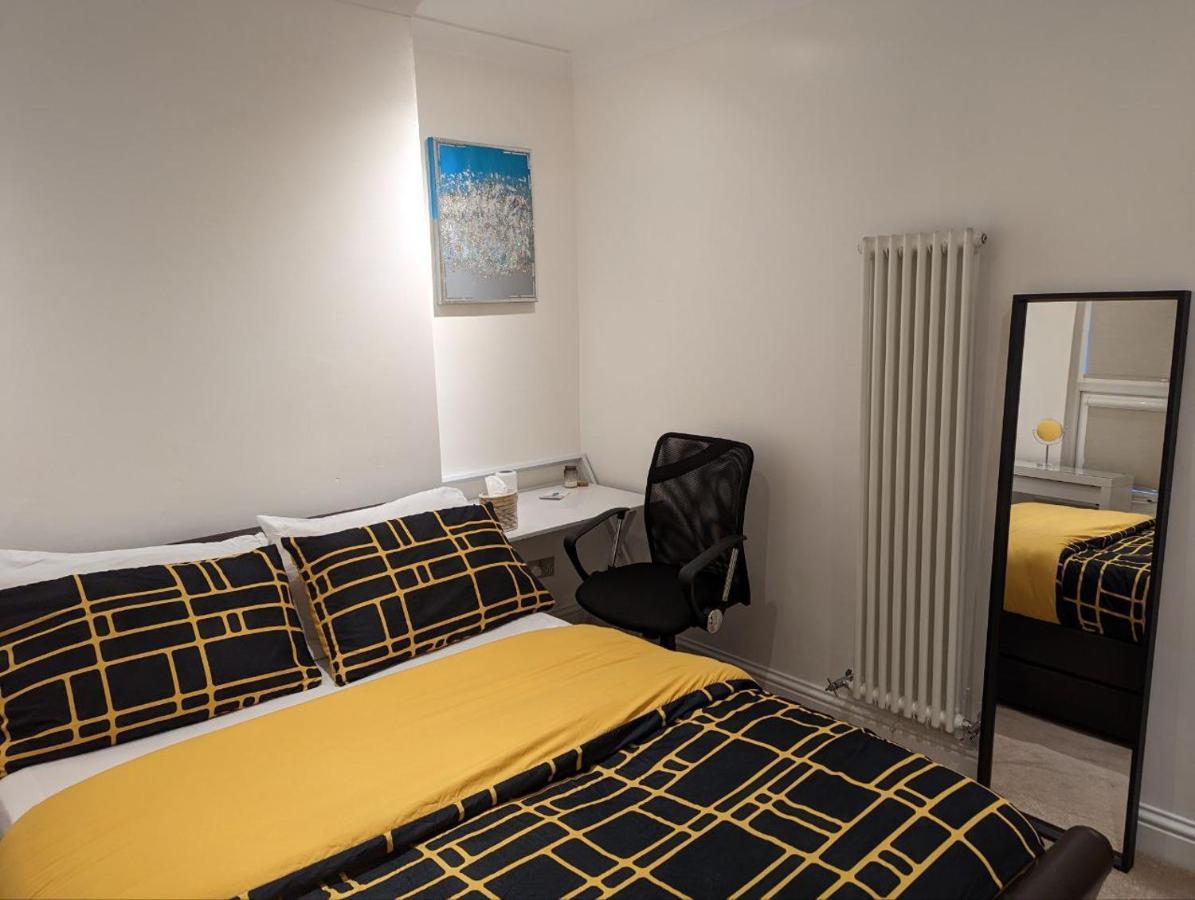 Fully-equipped Flat In The Of London.