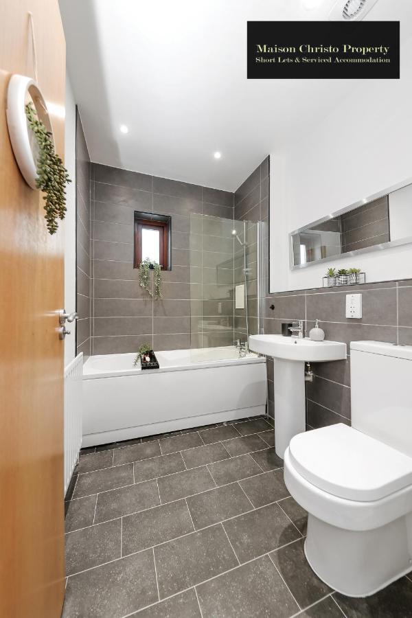 Eden 2bedroom Sleeps 6 In With Wifi & Leisure By Maison Christo Short Lets & Serviced Leilighet