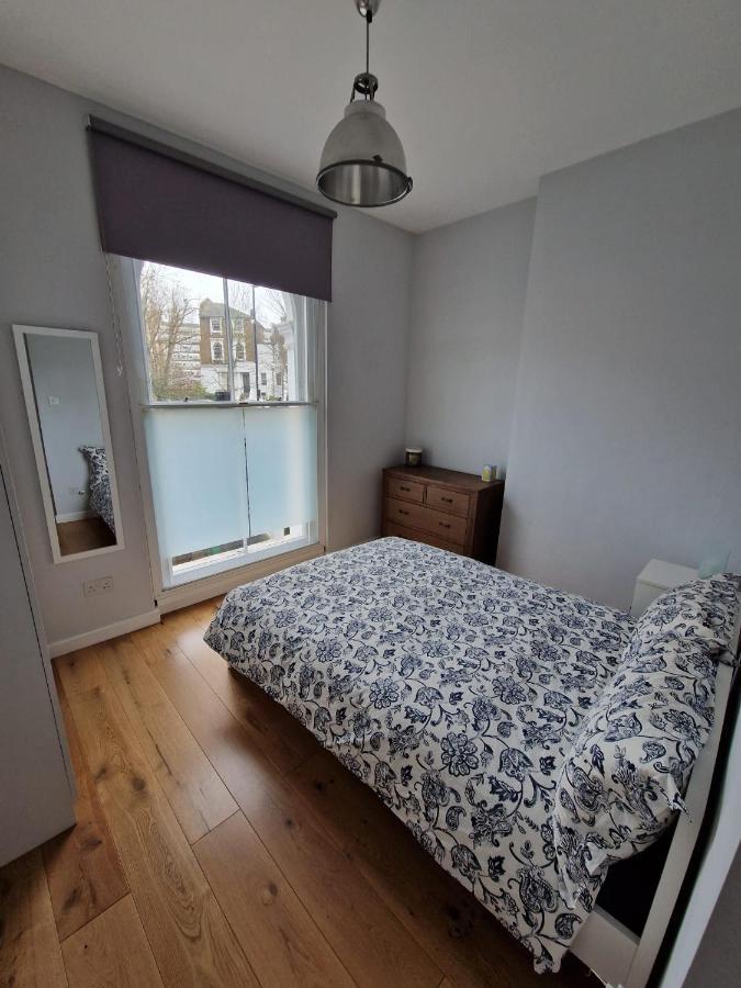Garden 20 Min Walk From Camden Town & Kings Cross St Pancras Privatunterkunft *