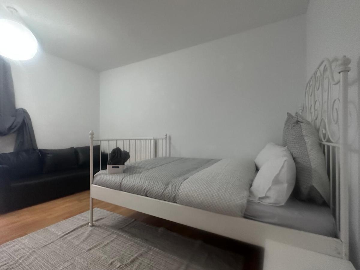 Holybush Bethnal Guest house London