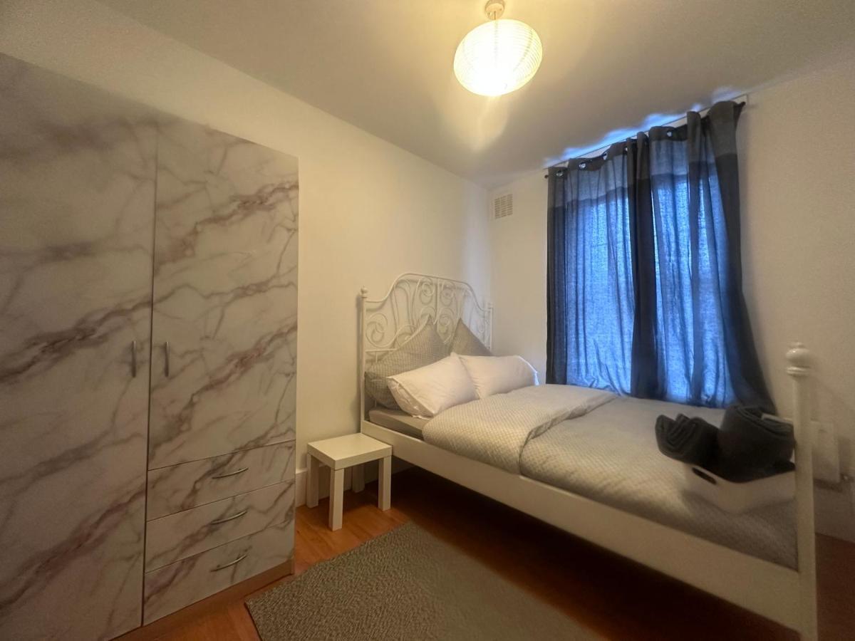 Holybush Bethnal Guest house