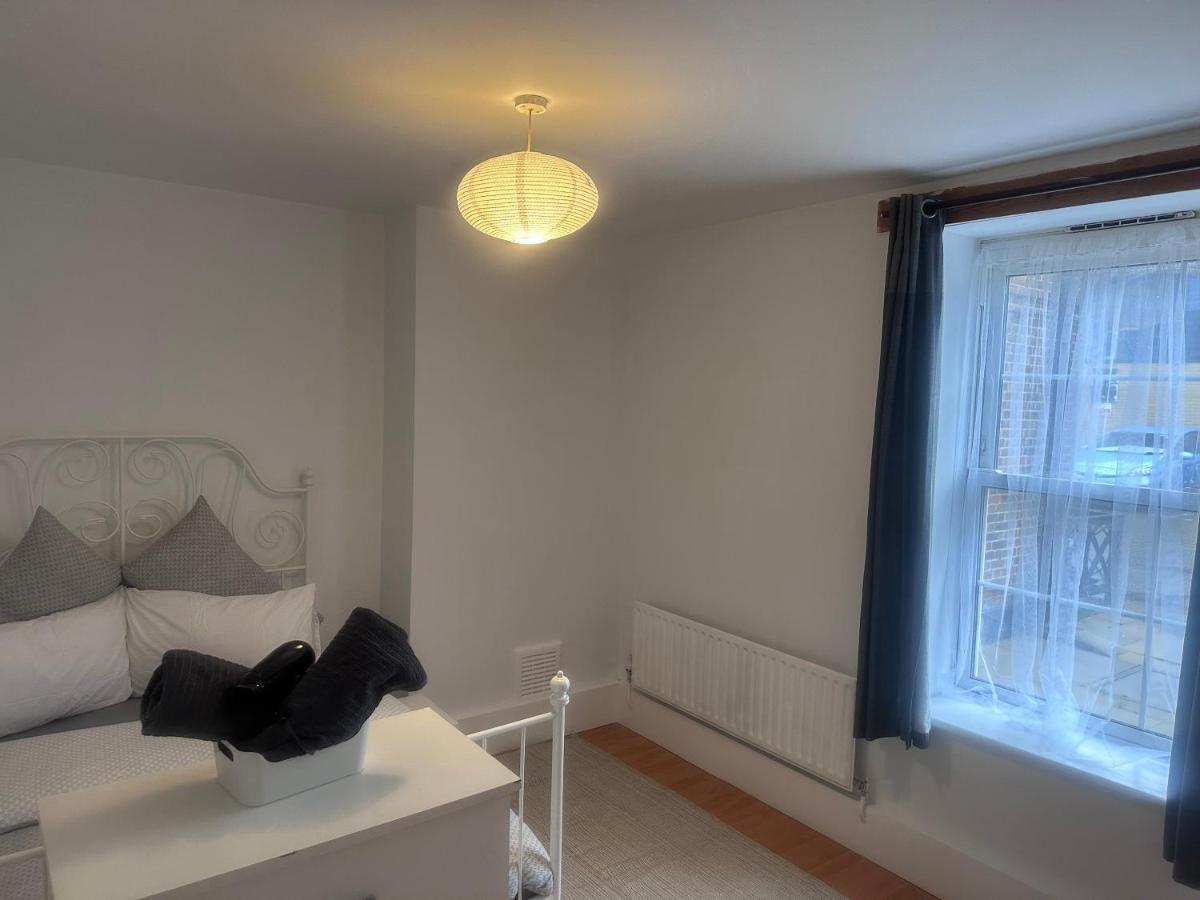 Holybush Bethnal Guest house *