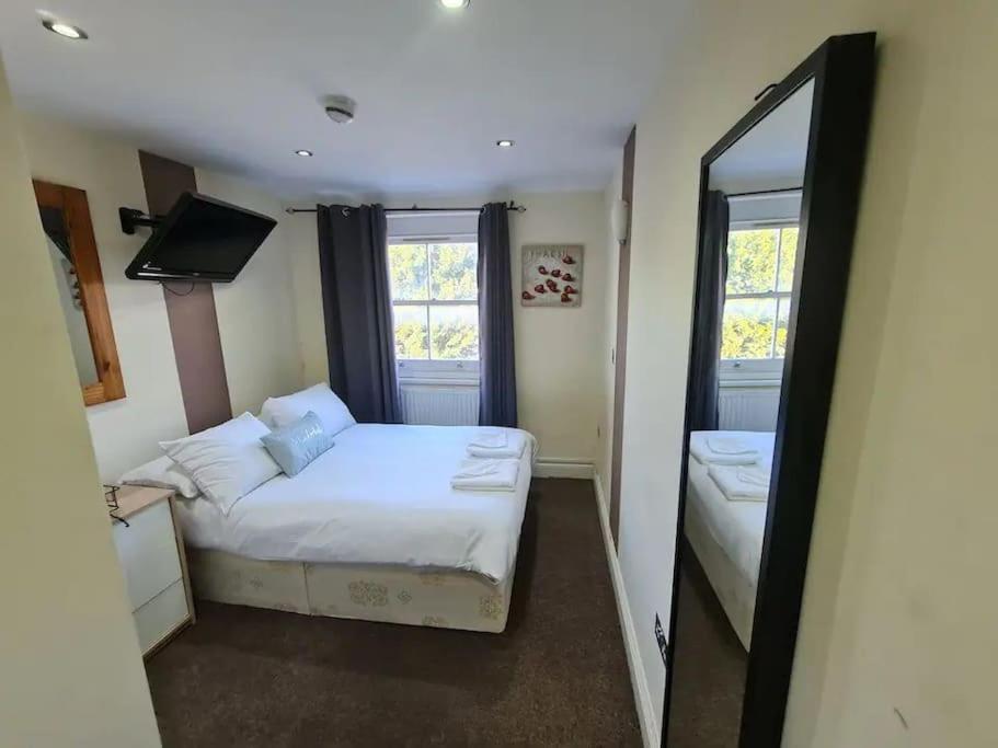 Lovely Bedroom * Londen
