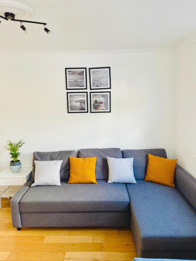 Amazing Location - Of London- 2 Bedroom Stunning Canal View House With Private Garden,parking & Balcony London