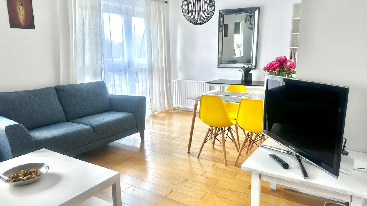 Amazing Location - Of London- 2 Bedroom Stunning Canal View House With Private Garden,parking & Balcony London