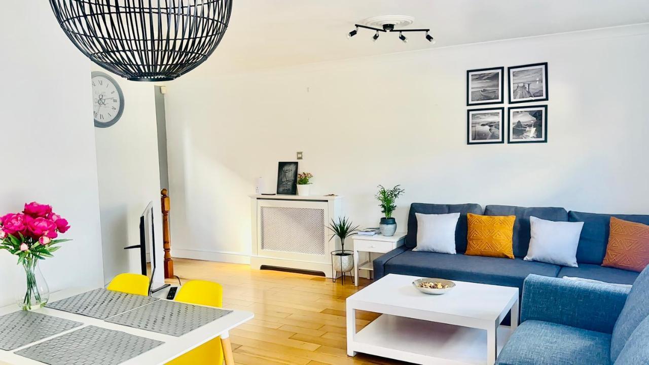 Apartment Amazing Location - Of London- 2 Bedroom Stunning Canal View House With Private Garden,parking & Balcony