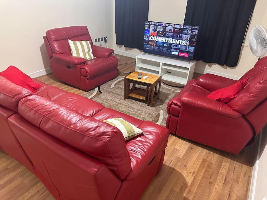 Appartement Justalf Facilities-spacious 2-bed In Thamesmead, Greenwich Londen