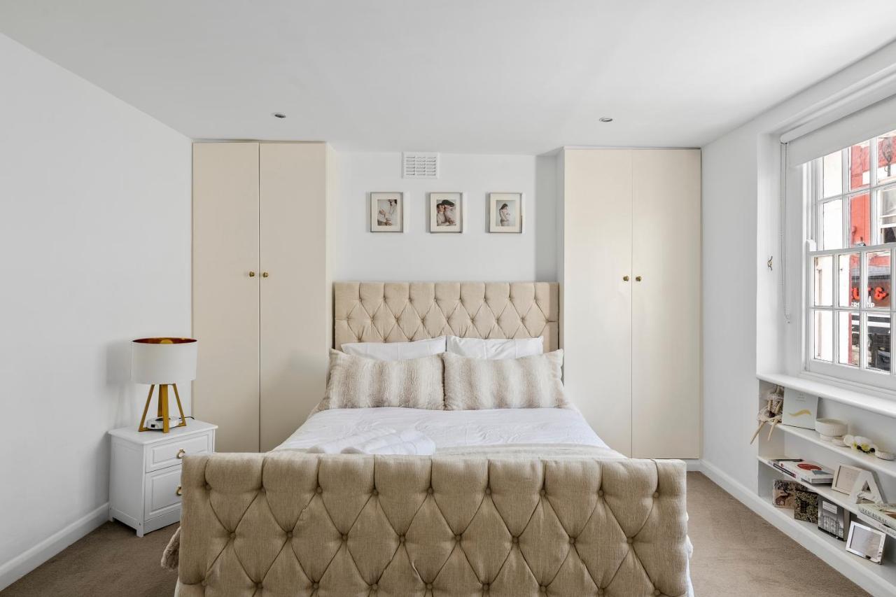 Kensington Two Floor Mews House Holiday home *