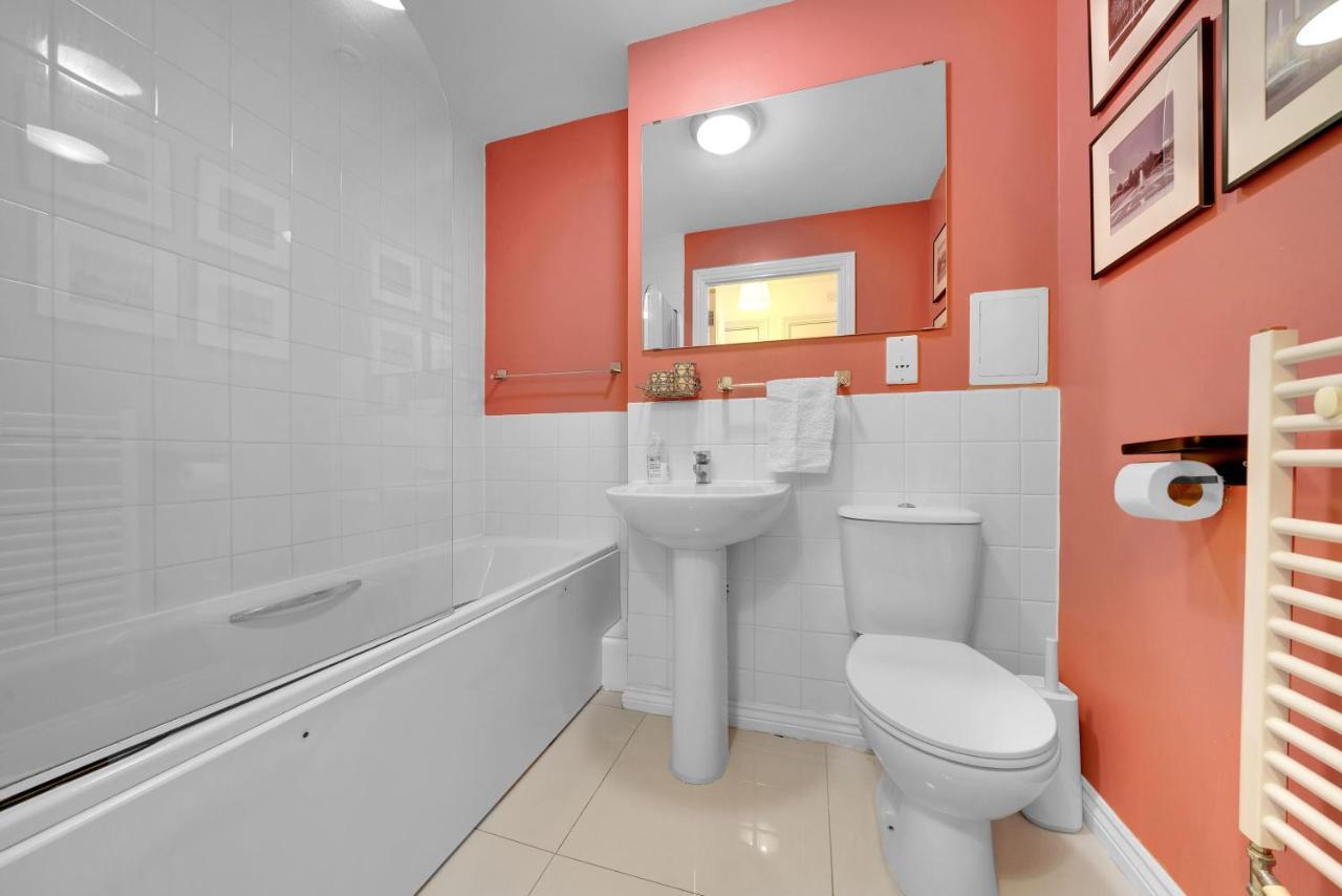 Charming And Spacious 1br Unit With Gym Access - Perfect For Staycation! *