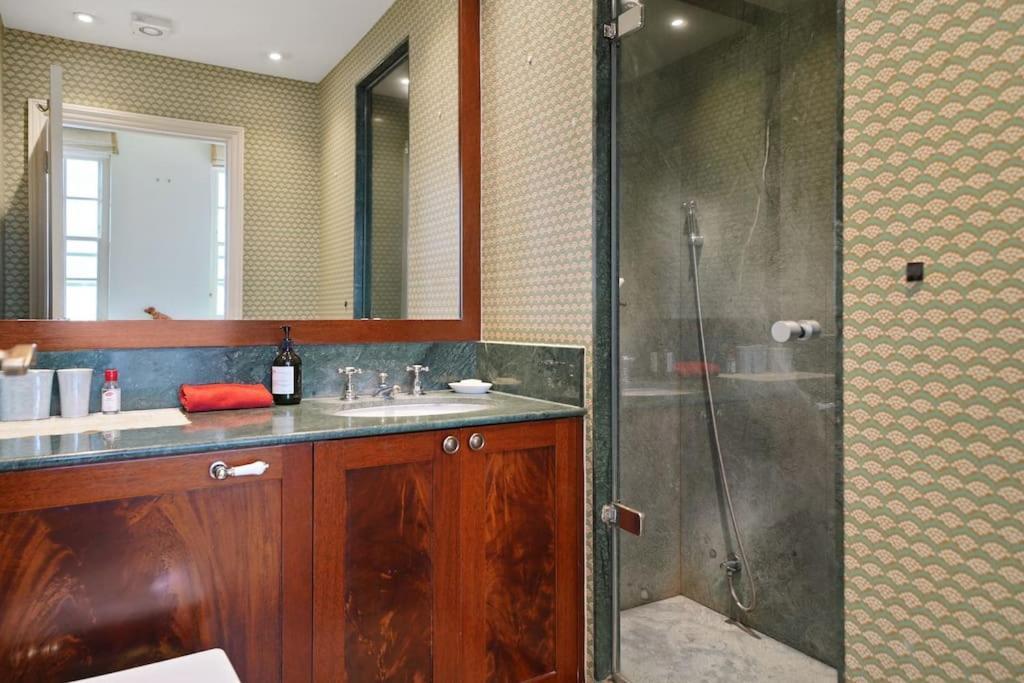 Apartment Three Bedroom Flat In Belgravia *