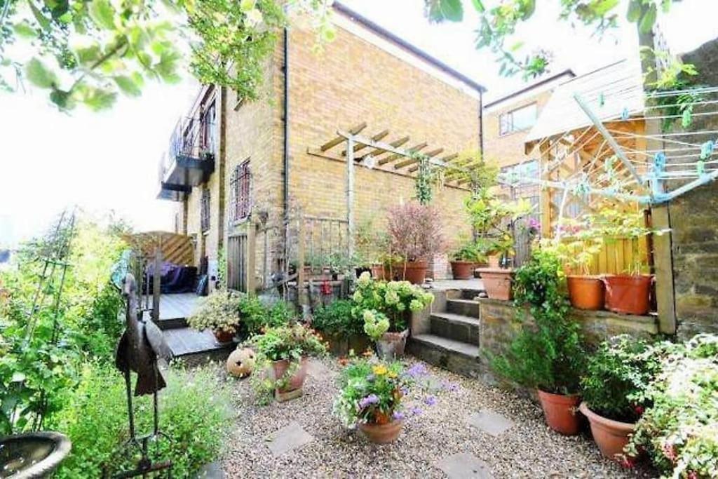 Apartment Amazing Location - Of London- 2 Bedroom Stunning Canal View House With Private Garden,parking & Balcony